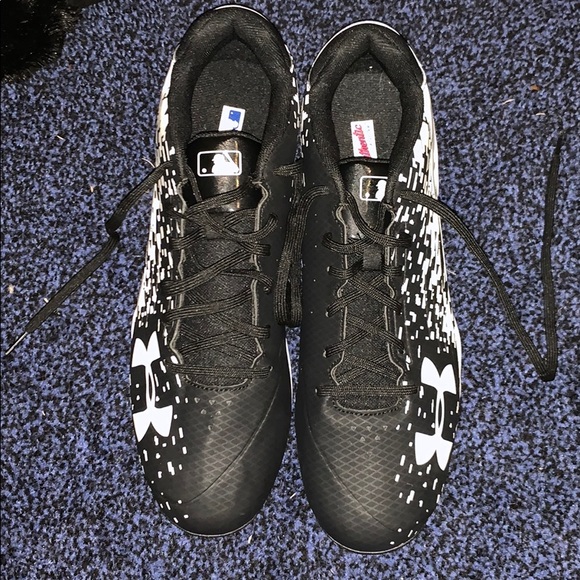 Under Armour Baseball cleats ( NEVER WORN) - Picture 2 of 4